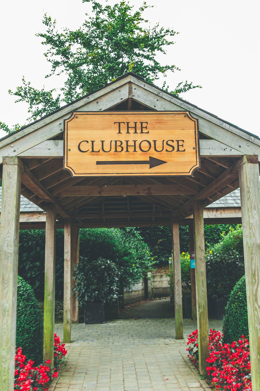 Graceful Arrival: A Visitor’s Journey to a New Golf&nbsp;Course