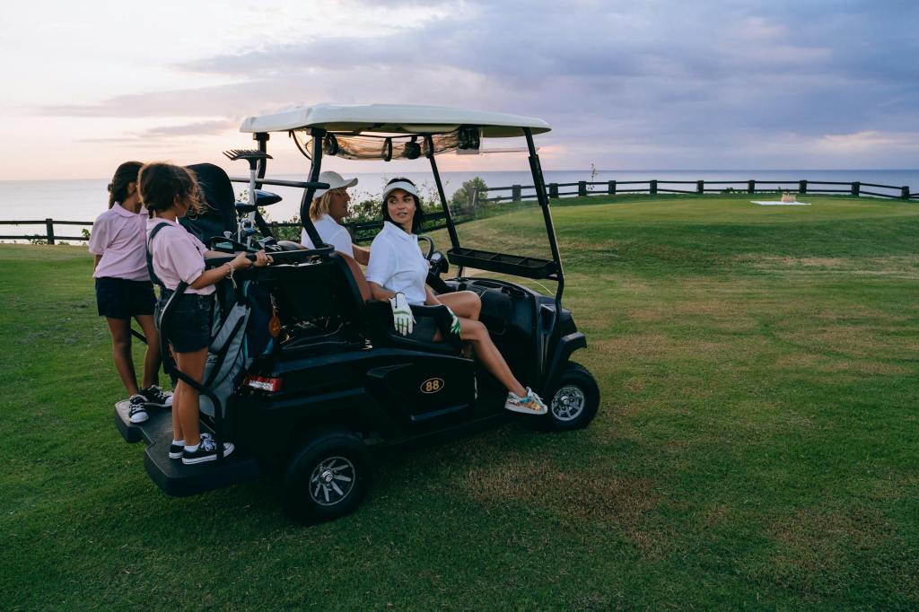 Family Fairways: A Golfer’s Holiday with Loved Ones
